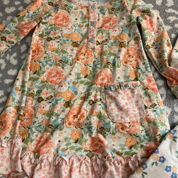 Sweet Honey Pajamas 5 Pieces! Size 5 years - Picture 2 of 9